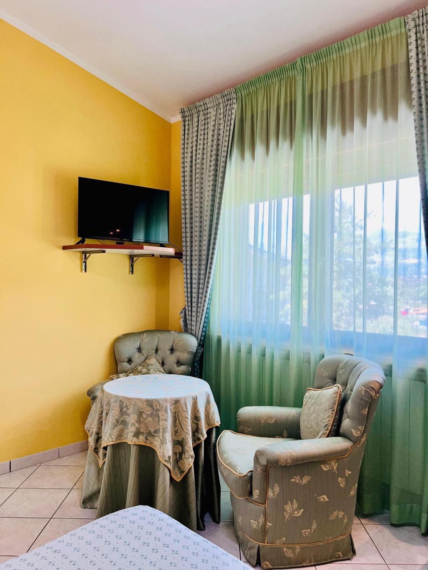Hotel Paradiso Челано Екстер'єр фото