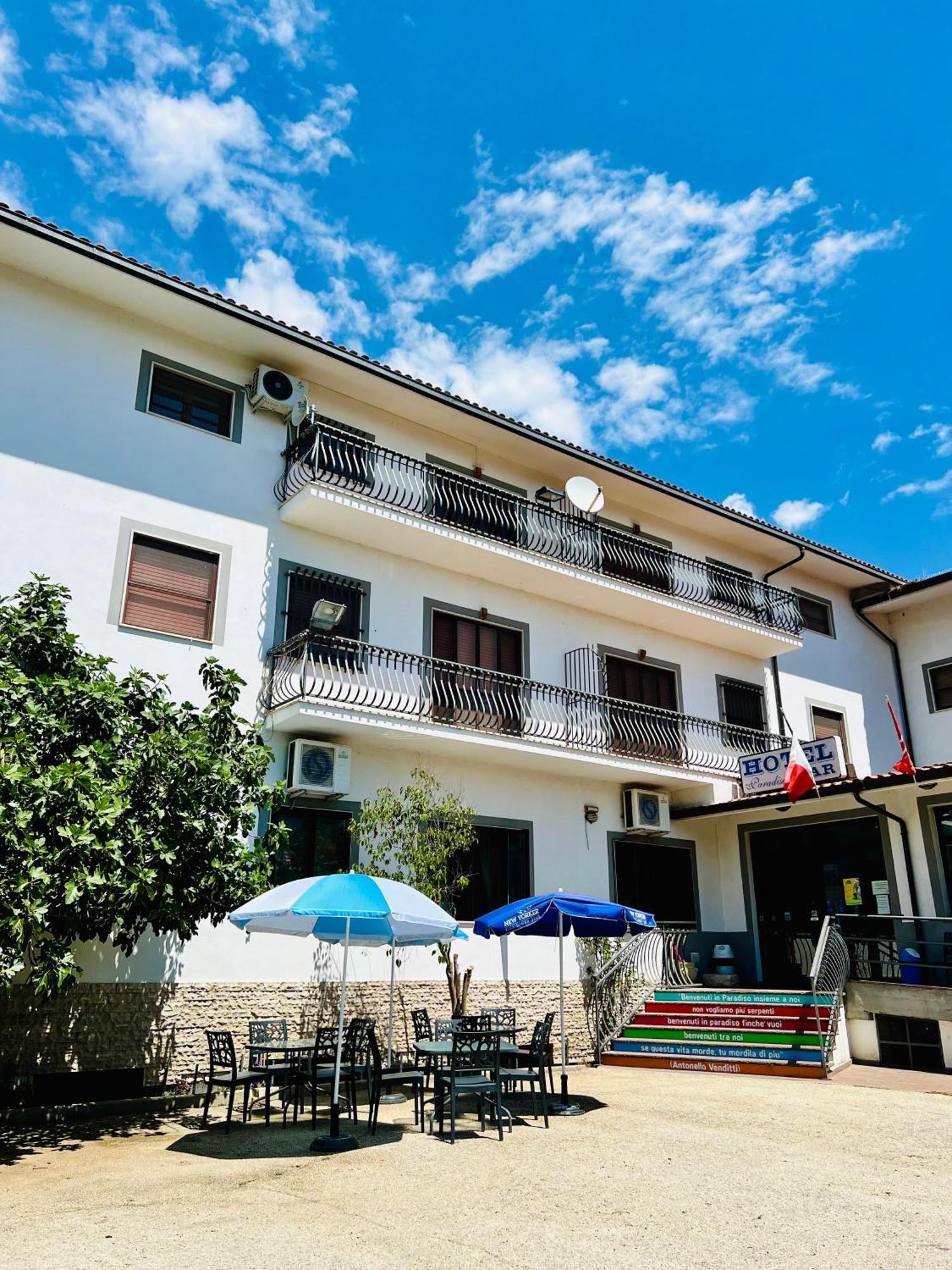 Hotel Paradiso Челано Екстер'єр фото